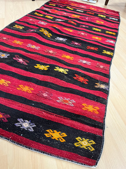 Handwoven Turkish Vintage Kilim (3'3" x 5'11")