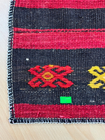 Handwoven Turkish Vintage Kilim (3'3" x 5'11")