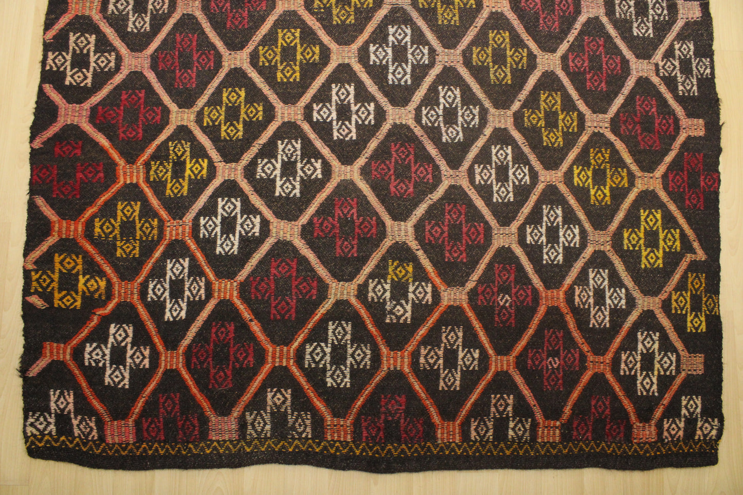 Handwoven Turkish Vintage Kilim (5'4" x 10'5")