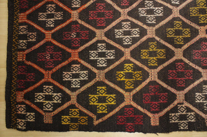 Handwoven Turkish Vintage Kilim (5'4" x 10'5")