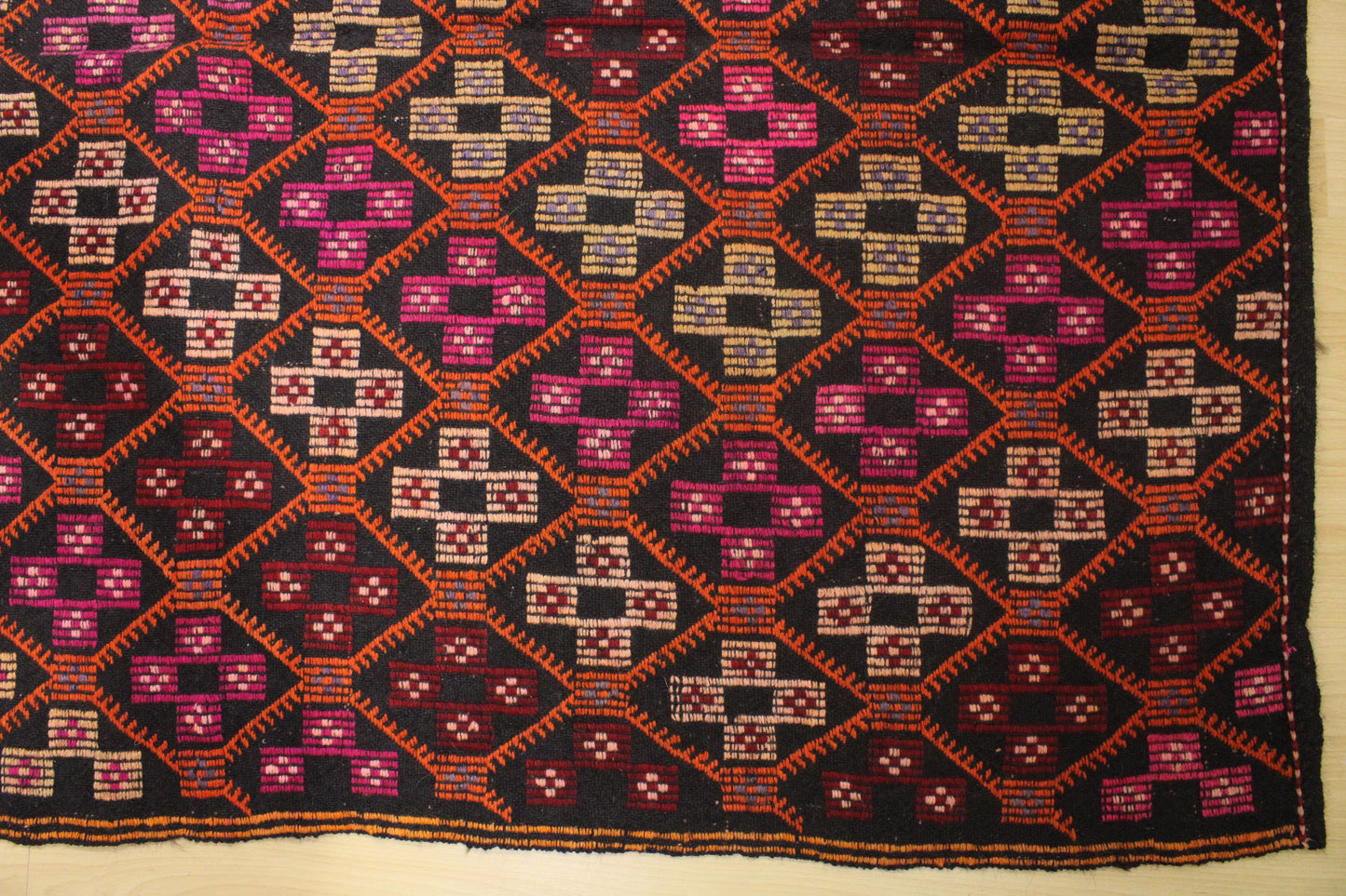 Handwoven Turkish Vintage Kilim (5'1" x 10'2")