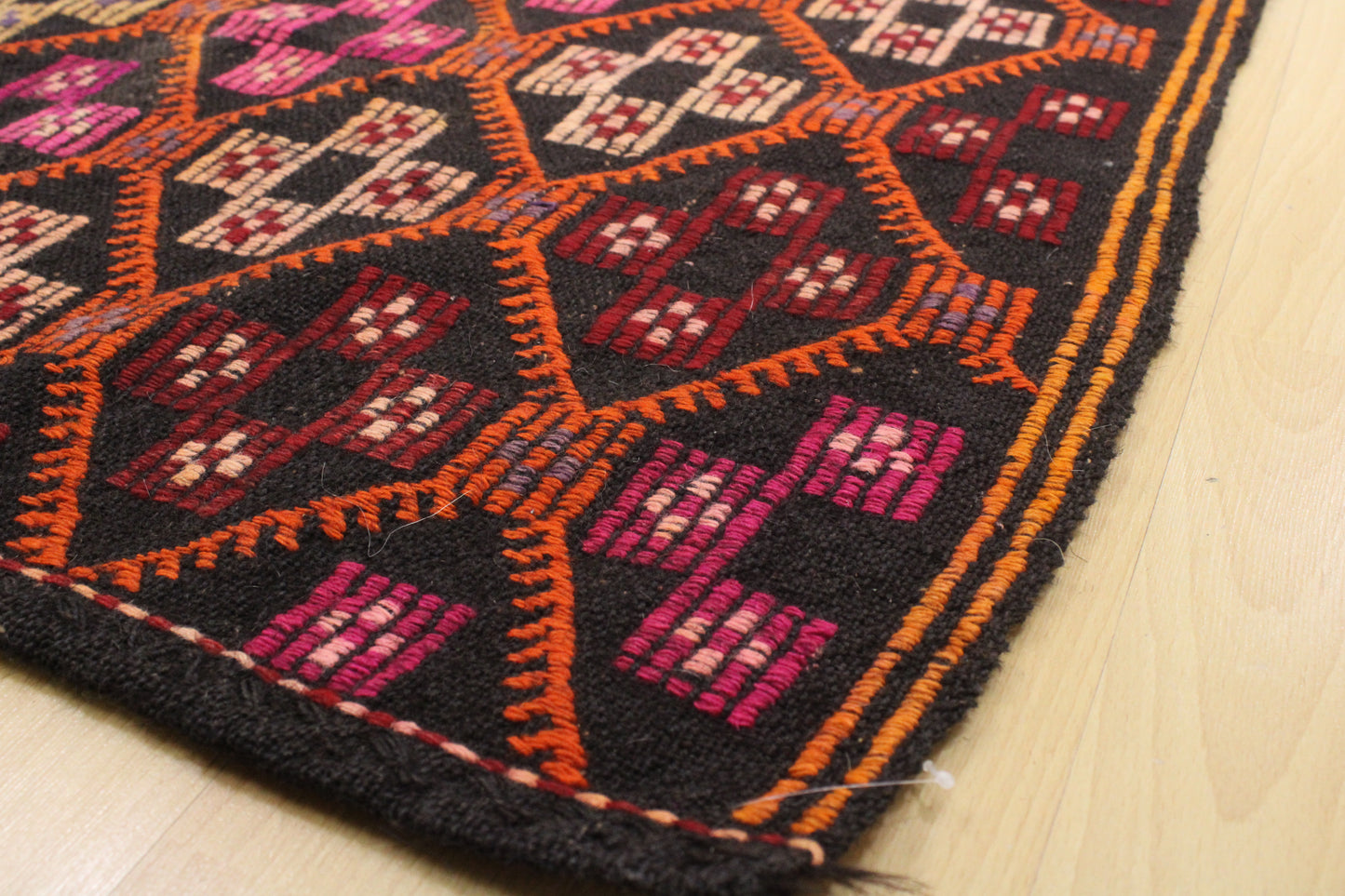 Handwoven Turkish Vintage Kilim (5'1" x 10'2")