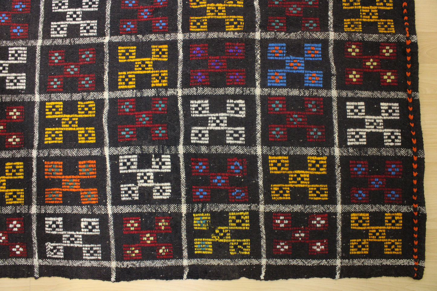 Handwoven Turkish Vintage Kilim (4'5" x 8'5")