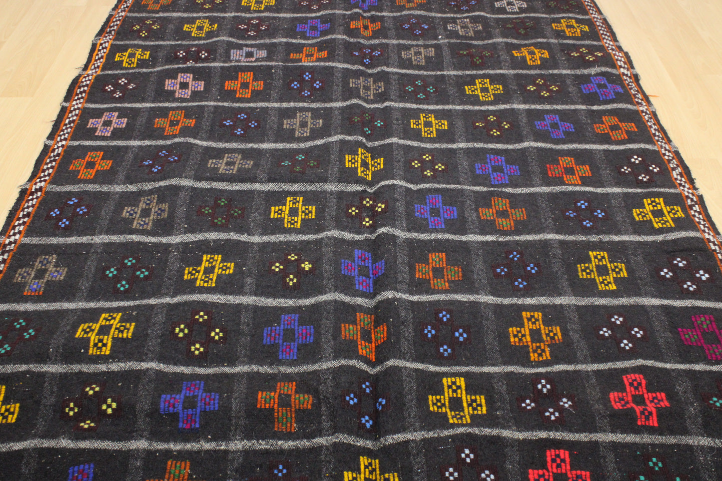 Handwoven Turkish Vintage Kilim (5'4" x 9'3")