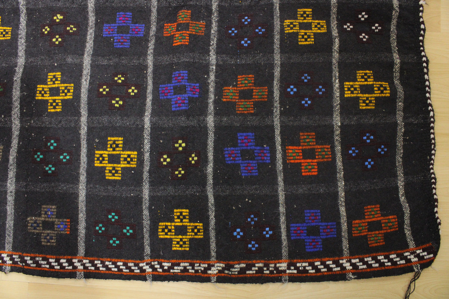 Handwoven Turkish Vintage Kilim (5'4" x 9'3")