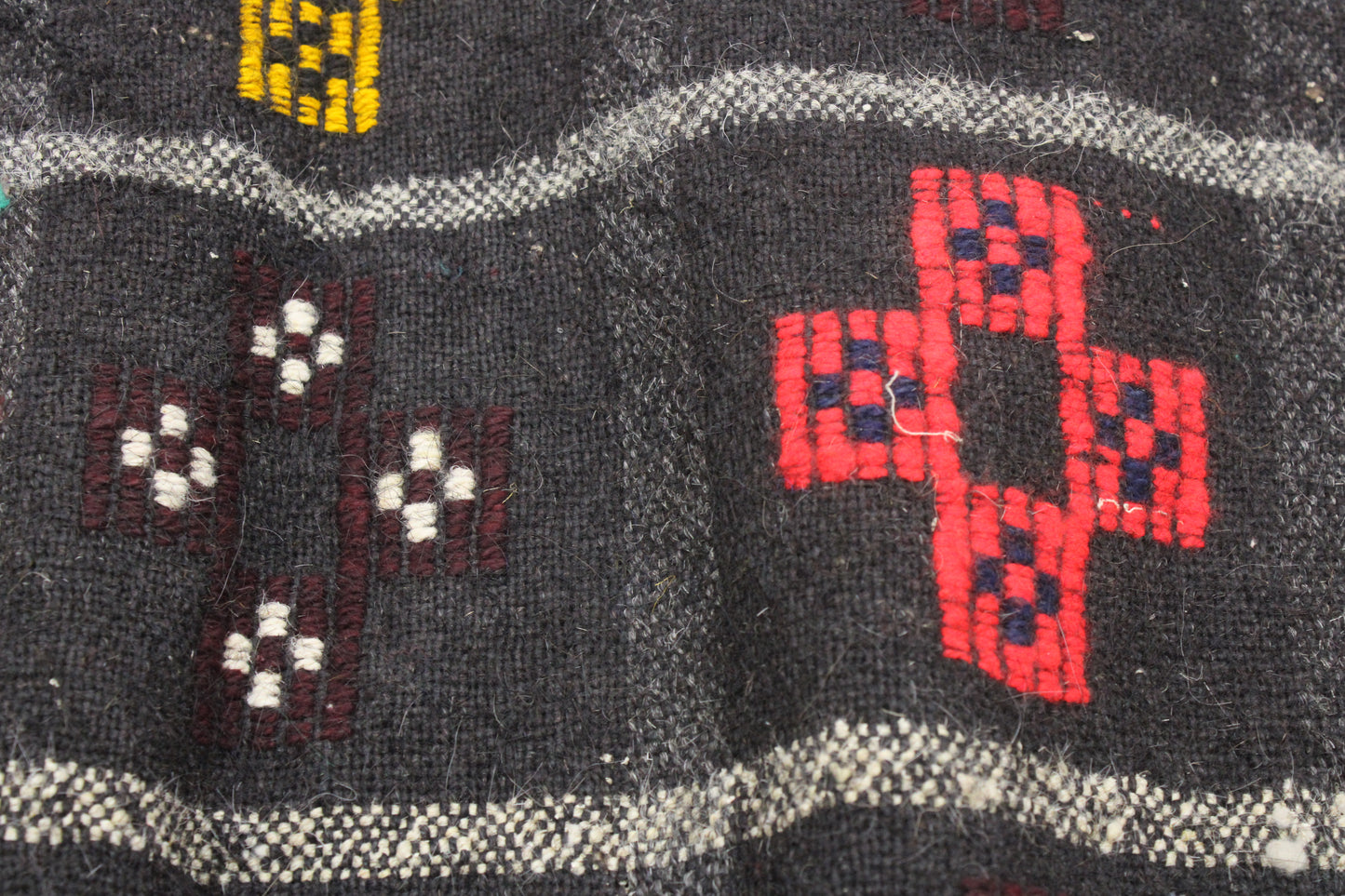 Handwoven Turkish Vintage Kilim (5'4" x 9'3")