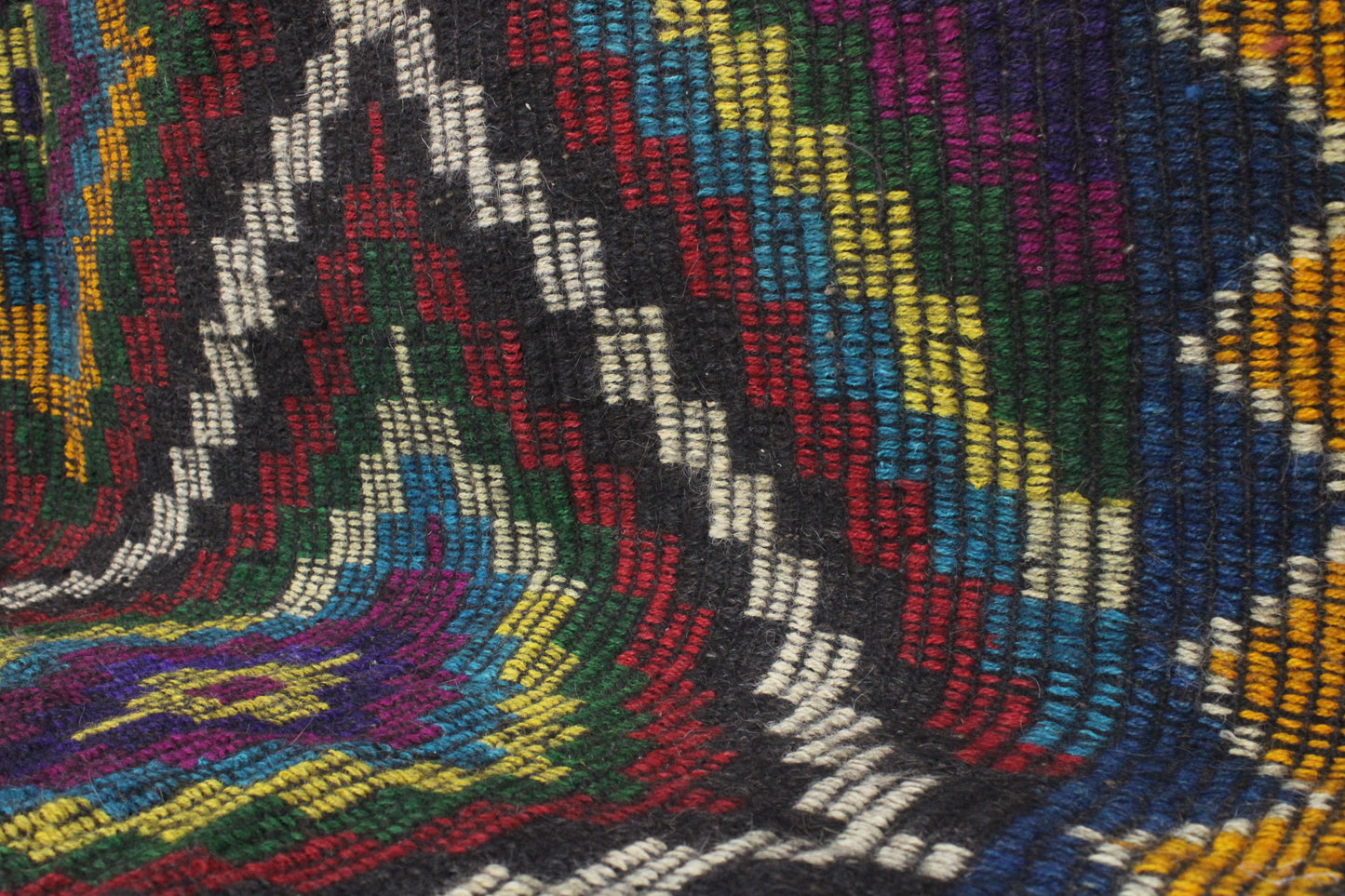 Handwoven Turkish Vintage Kilim (6'4" x 10'3")