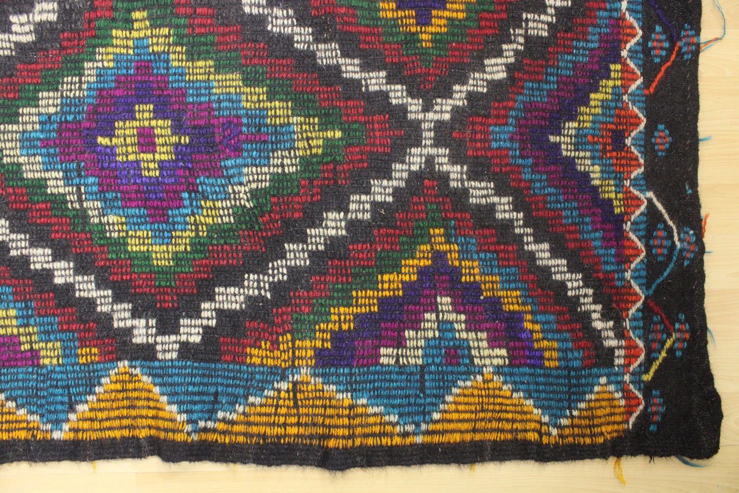 Handwoven Turkish Vintage Kilim (6'4" x 10'3")