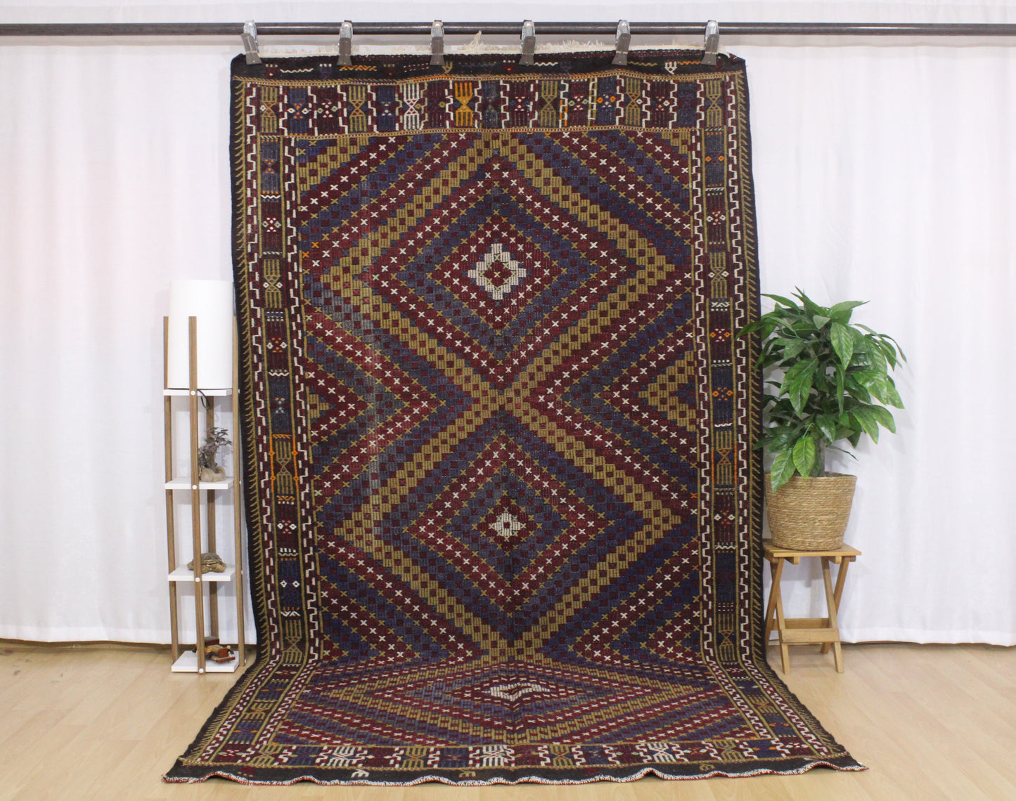 Handwoven Turkish Vintage Kilim (5'10" x 10'11")