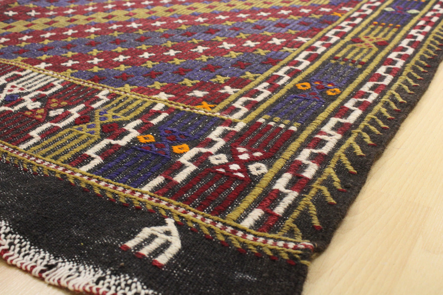 Handwoven Turkish Vintage Kilim (5'10" x 10'11")