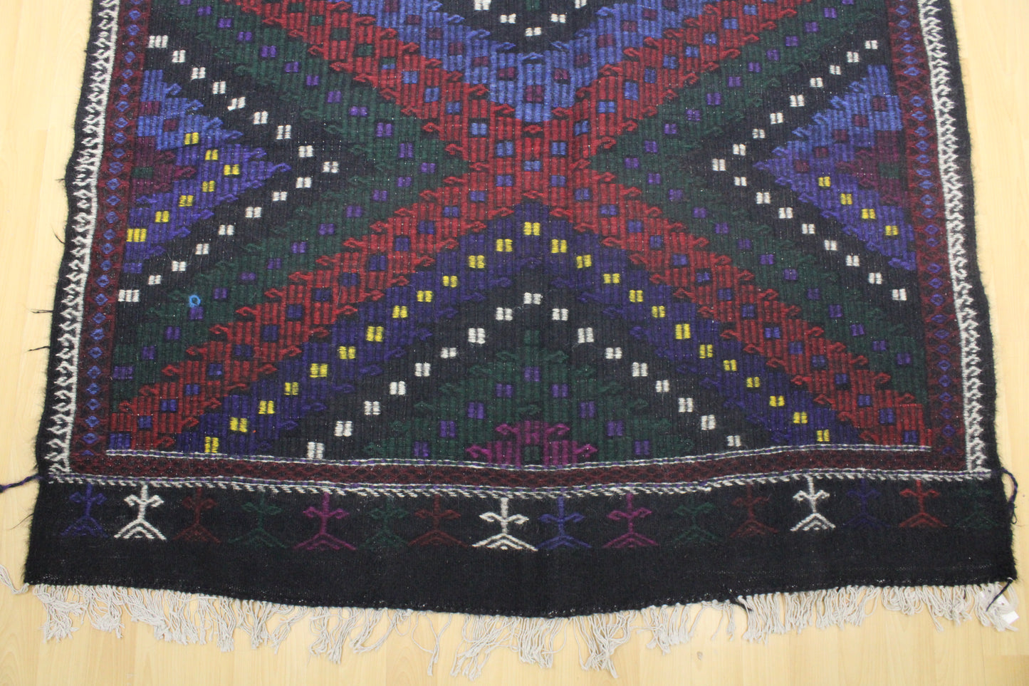 Handwoven Turkish Vintage Kilim (6'3" x 9'9")