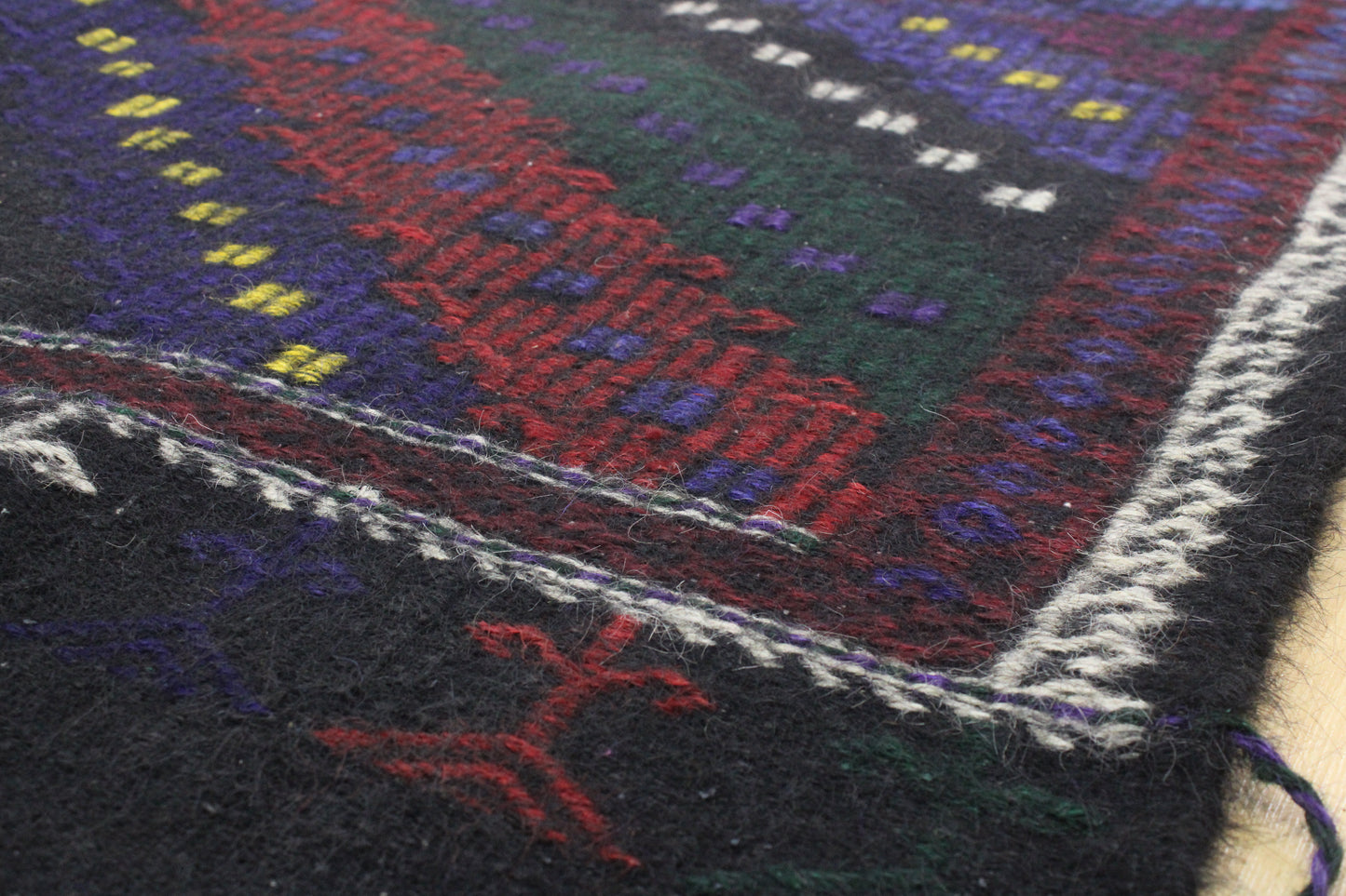 Handwoven Turkish Vintage Kilim (6'3" x 9'9")