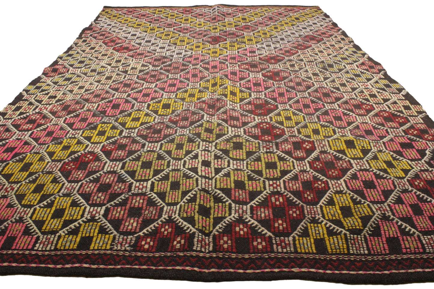 Handwoven Turkish Vintage Kilim (5'5" x 9'0")