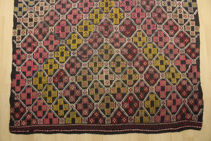 Handwoven Turkish Vintage Kilim (5'5" x 9'0")