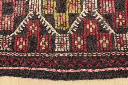 Handwoven Turkish Vintage Kilim (5'5" x 9'0")