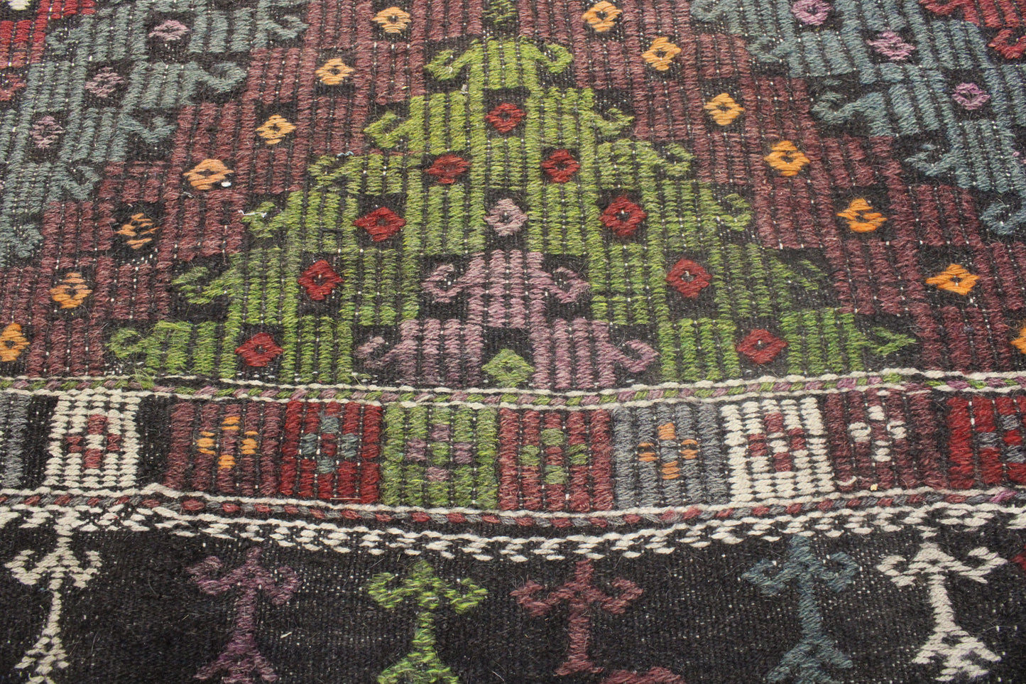 Handwoven Turkish Vintage Kilim (6'0" x 8'7")