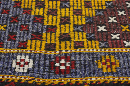 Handwoven Turkish Vintage Kilim (5'5" x 9'6")