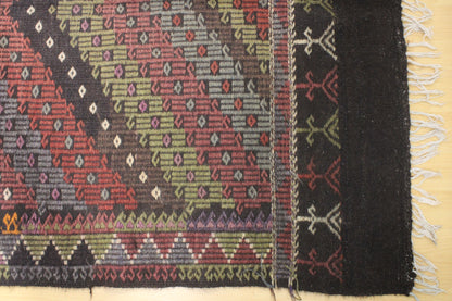 Handwoven Turkish Vintage Kilim (4'7" x 9'10")