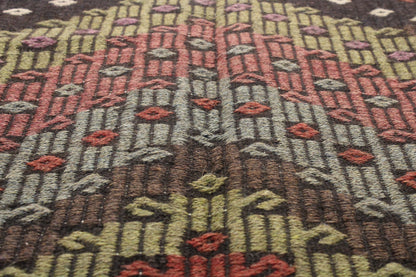 Handwoven Turkish Vintage Kilim (4'7" x 9'10")