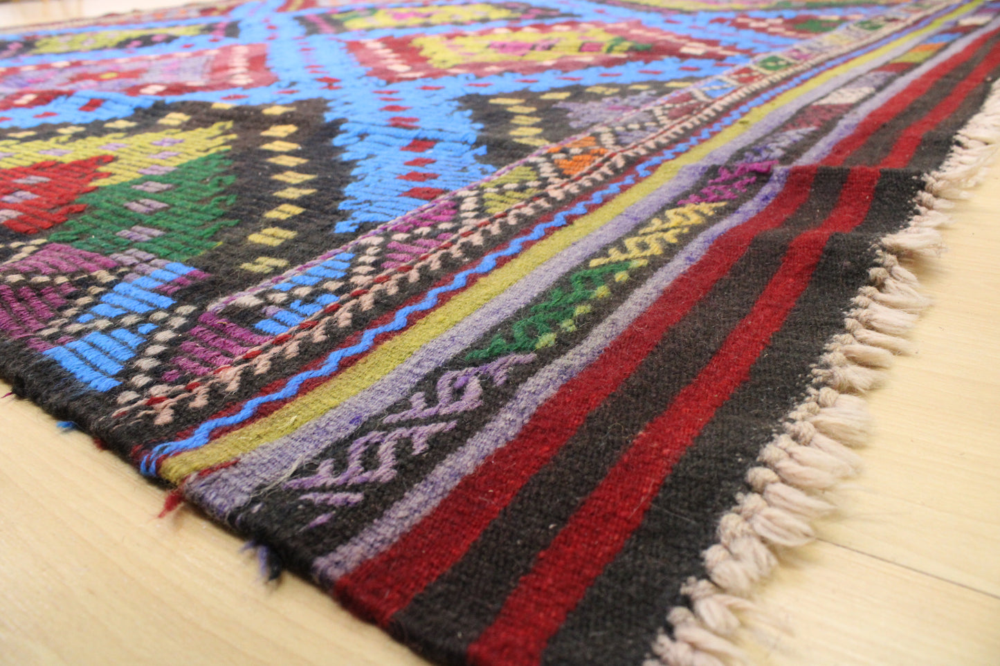 Handwoven Turkish Vintage Kilim (6'2" x 8'10")