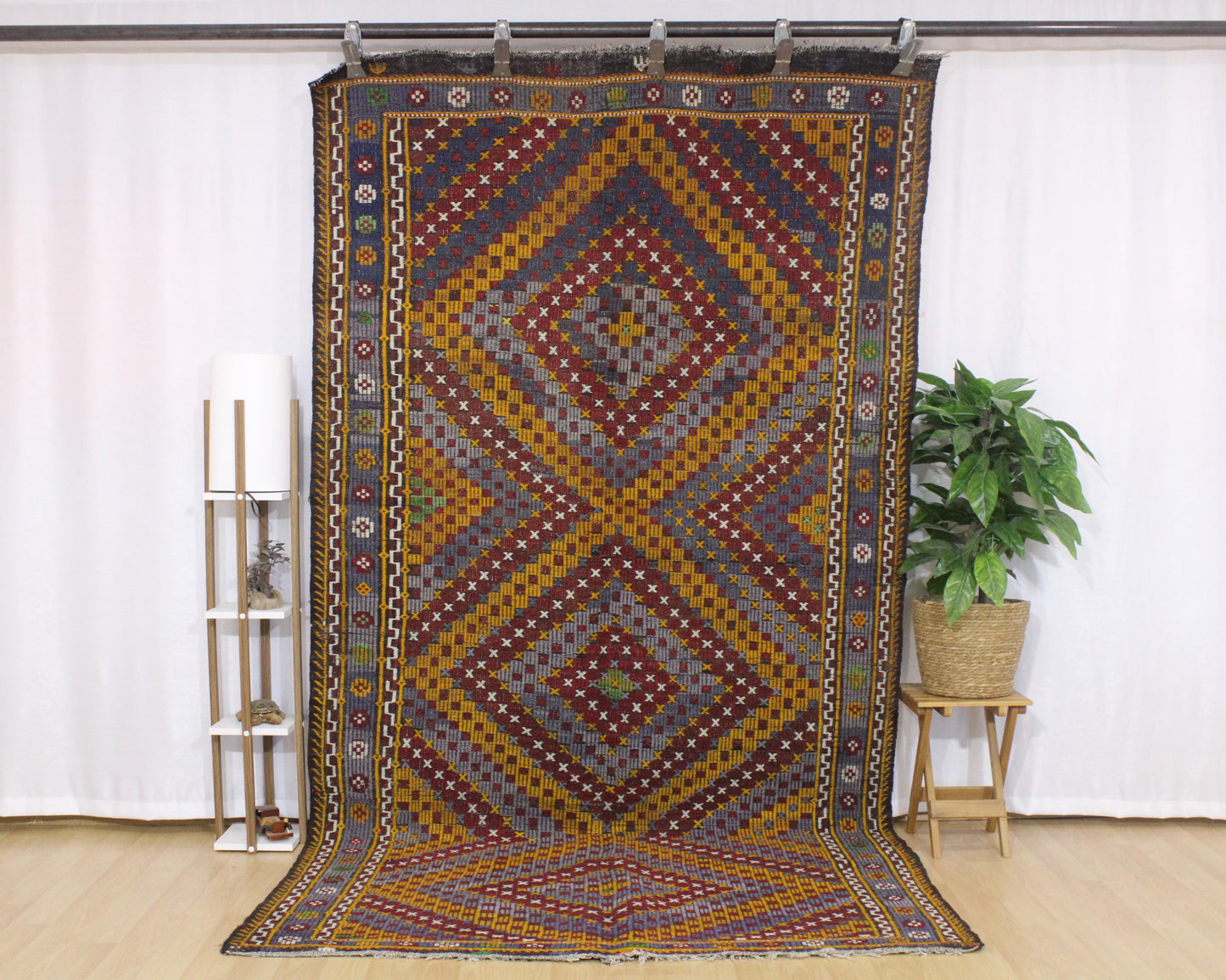 Handwoven Turkish Vintage Kilim (5'5" x 10'2")