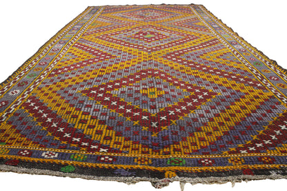 Handwoven Turkish Vintage Kilim (5'5" x 10'2")