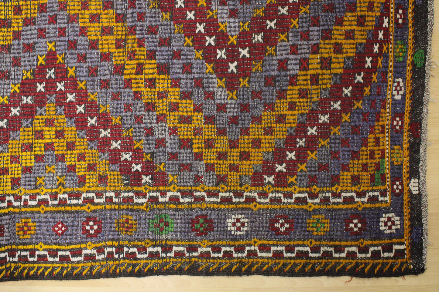 Handwoven Turkish Vintage Kilim (5'5" x 10'2")