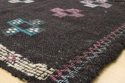 Handwoven Turkish Vintage Kilim (4'7" x 8'2")