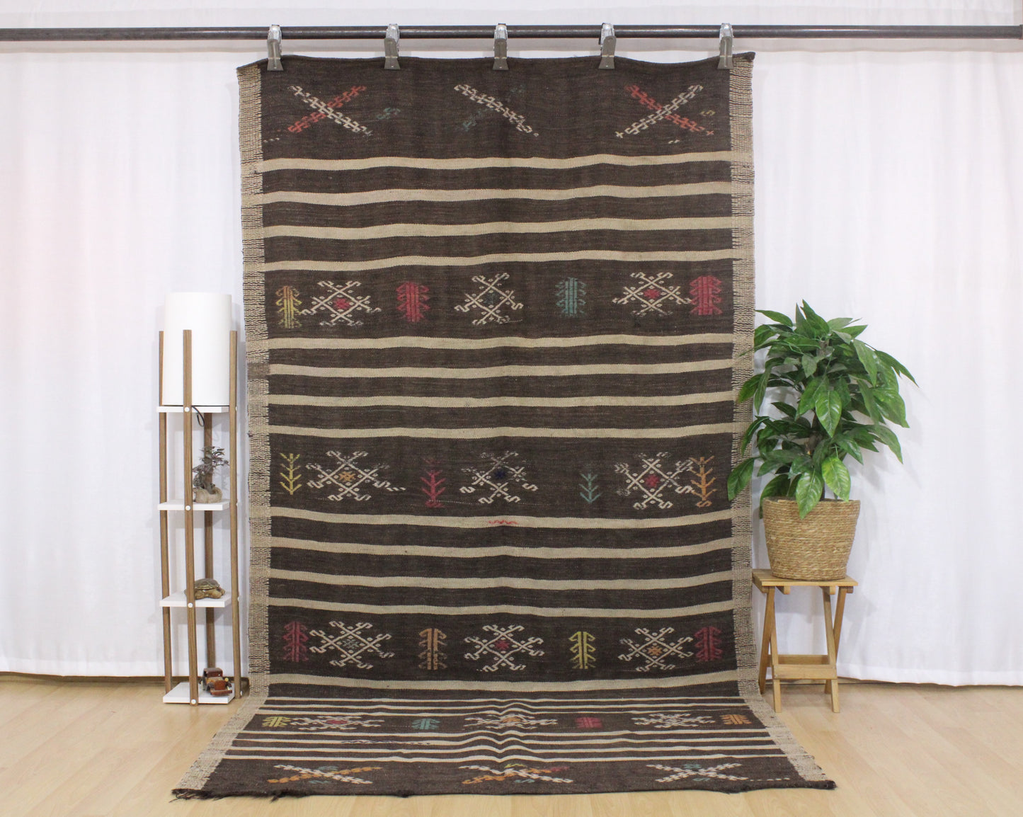 Handwoven Turkish Vintage Kilim (5'6" x 10'6")