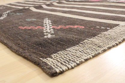 Handwoven Turkish Vintage Kilim (5'6" x 10'6")