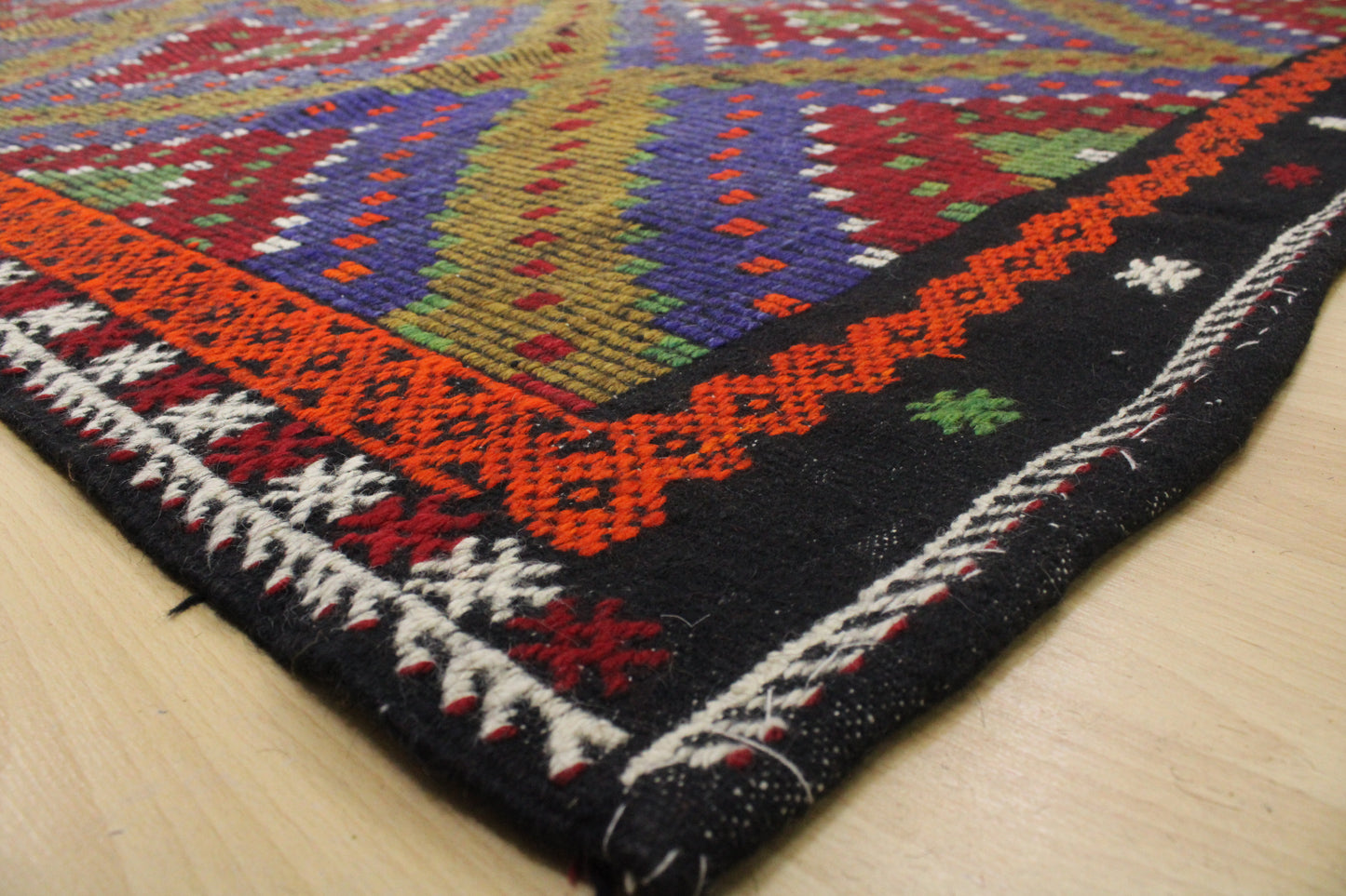 Handwoven Turkish Vintage Kilim (6'0" x 10'11")