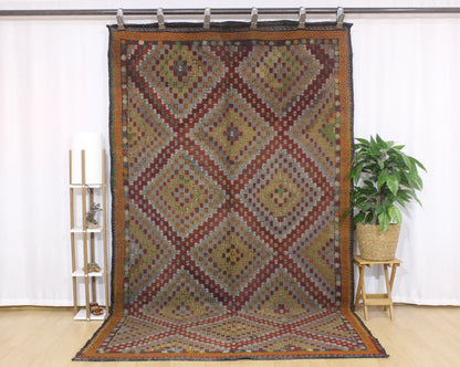 Handwoven Turkish Vintage Kilim (5'10" x 10'3")