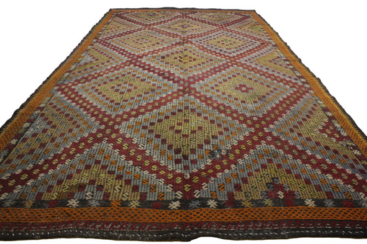 Handwoven Turkish Vintage Kilim (5'10" x 10'3")