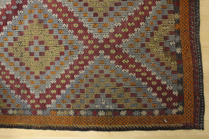 Handwoven Turkish Vintage Kilim (5'10" x 10'3")