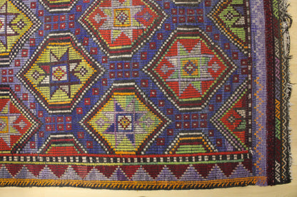 Handwoven Turkish Vintage Kilim (6'7" x 9'12")