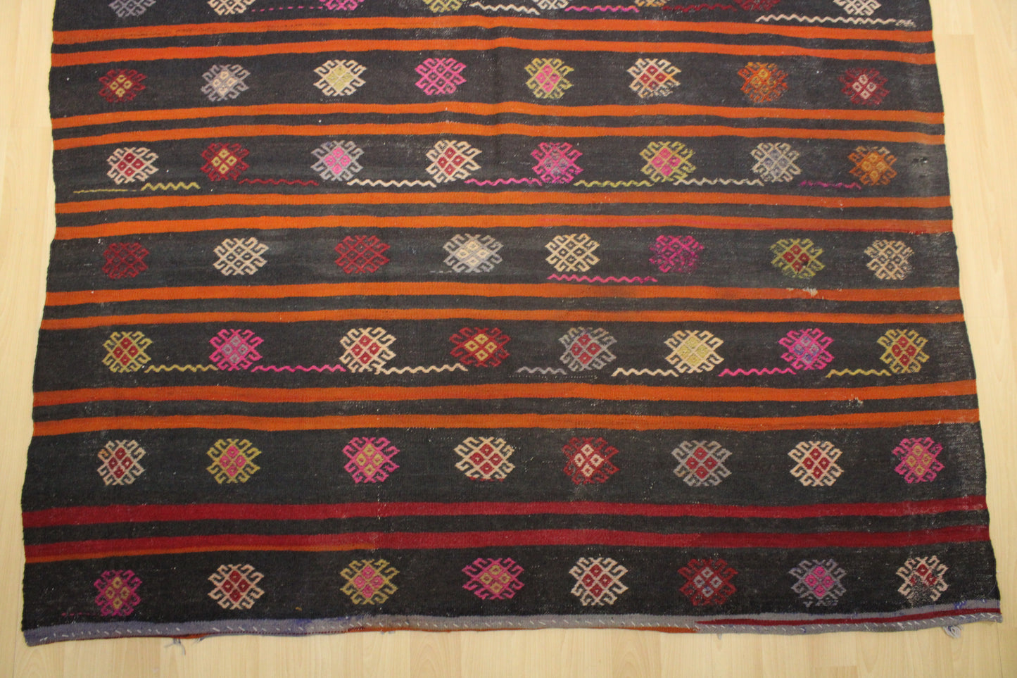 Handwoven Turkish Vintage Kilim (6'4" x 10'12")