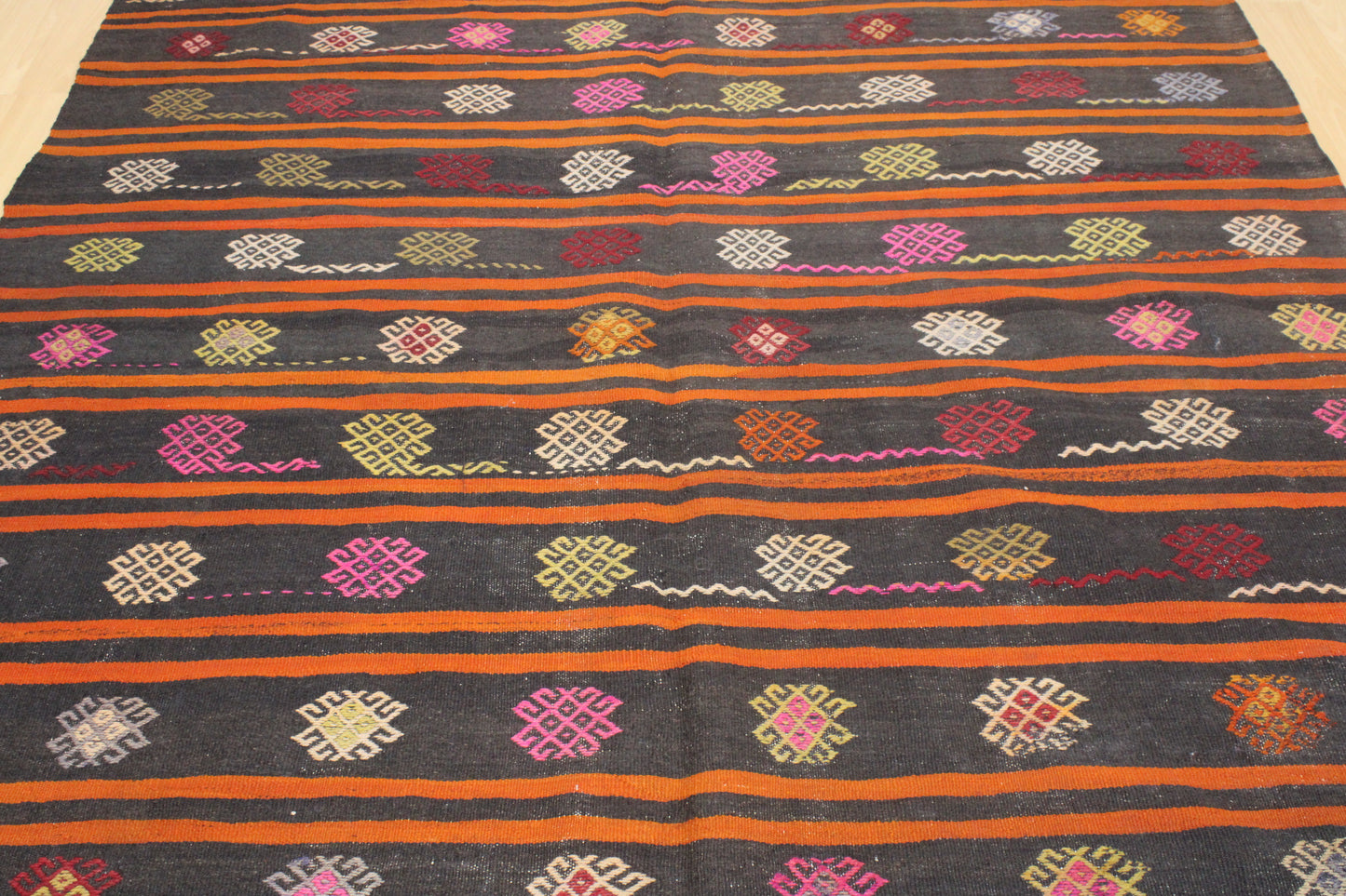 Handwoven Turkish Vintage Kilim (6'4" x 10'12")