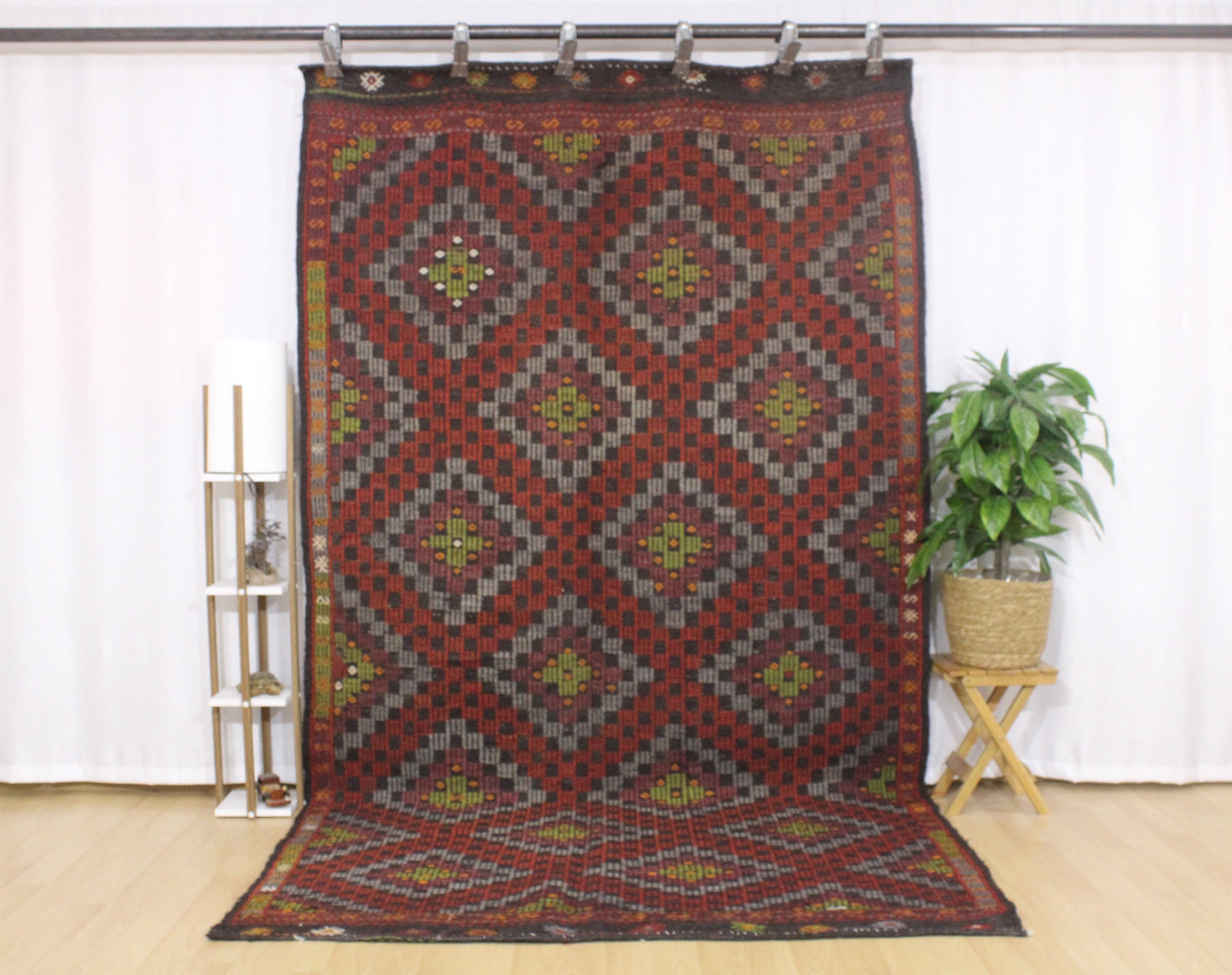 Handwoven Turkish Vintage Kilim (5'9" x 10'9")