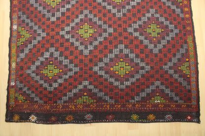 Handwoven Turkish Vintage Kilim (5'9" x 10'9")