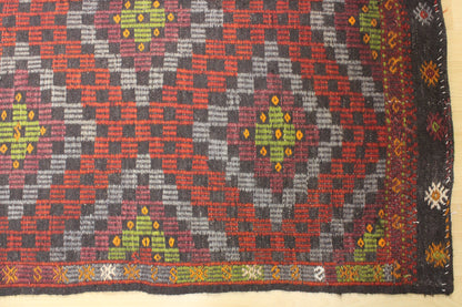 Handwoven Turkish Vintage Kilim (5'9" x 10'9")