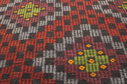 Handwoven Turkish Vintage Kilim (5'9" x 10'9")