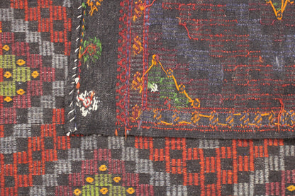 Handwoven Turkish Vintage Kilim (5'7" x 10'1")