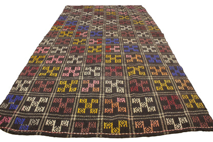 Handwoven Turkish Vintage Kilim (4'8" x 8'9")