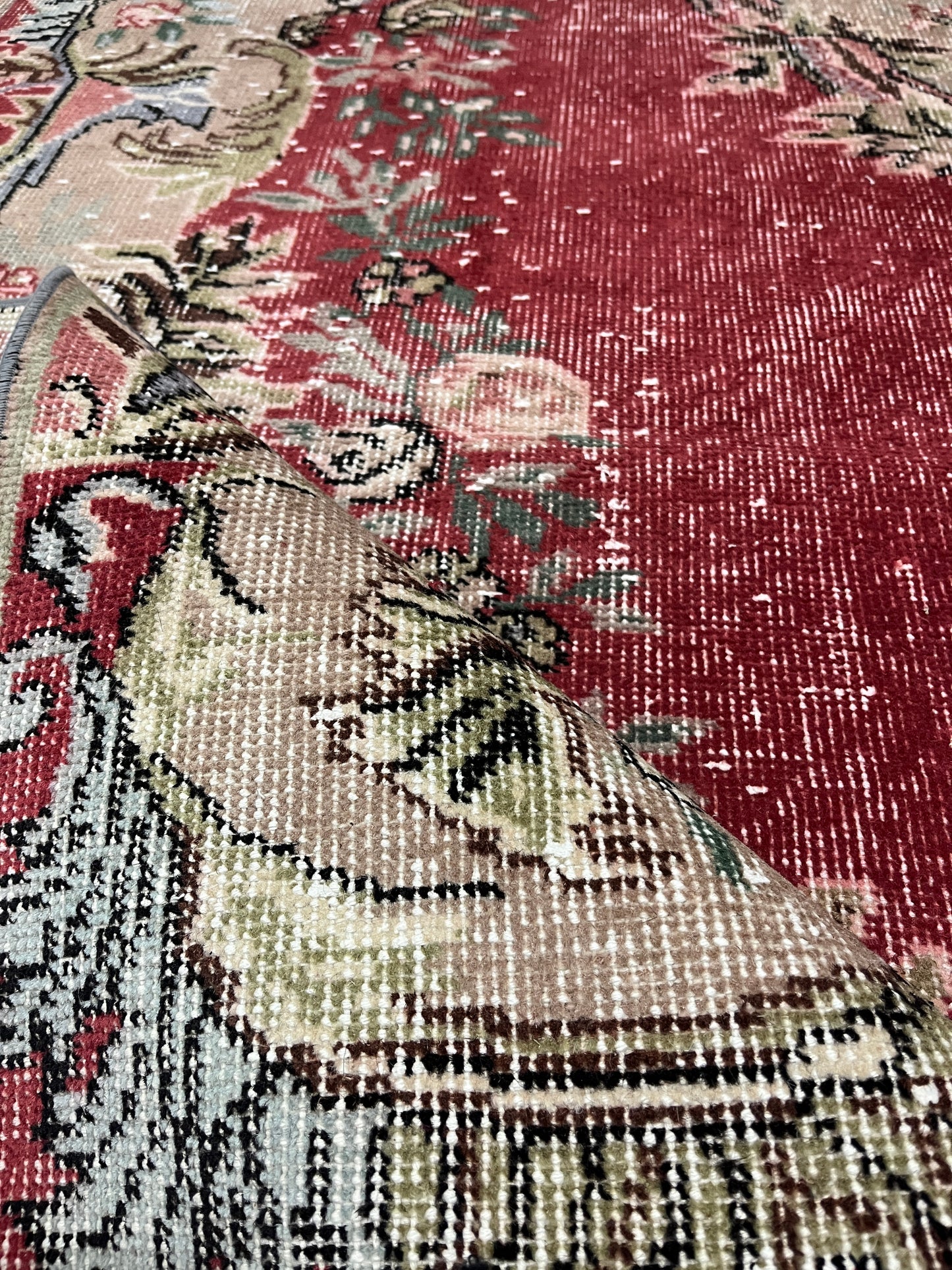 Hand-Knotted Vintage Turkish Rug (2'8" x 4'11")