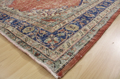 Hand-Knotted Vintage Turkish Rug (5'11" x 9'5")