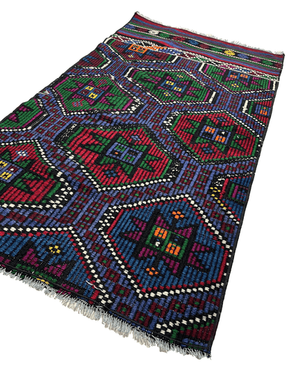 Handwoven Turkish Vintage Kilim (2'8" x 4'9")