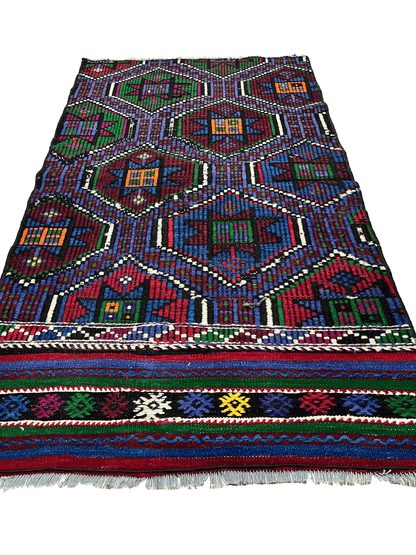 Handwoven Turkish Vintage Kilim (2'8" x 4'7")