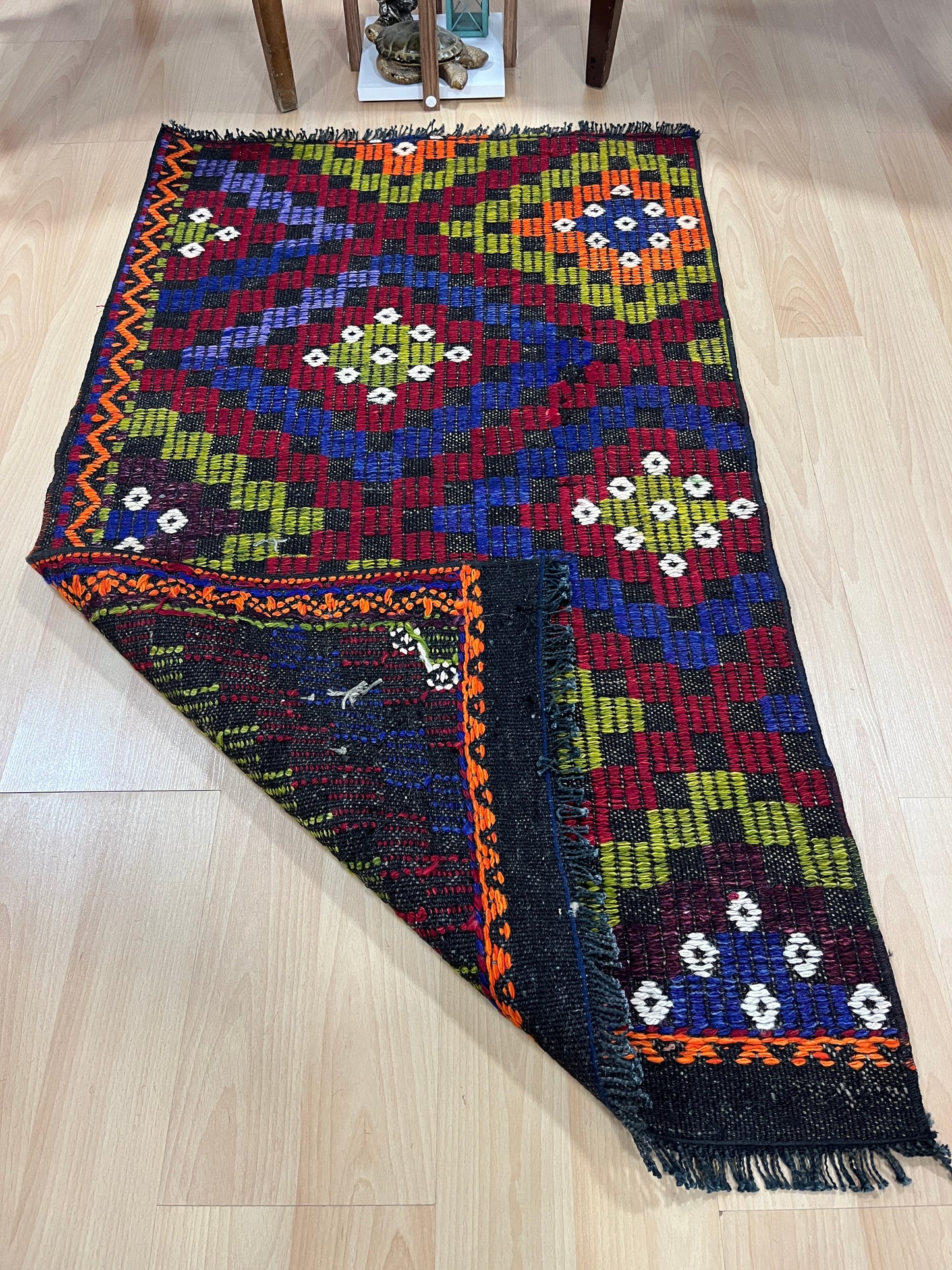 Handwoven Turkish Vintage Kilim (2'6" x 4'3")