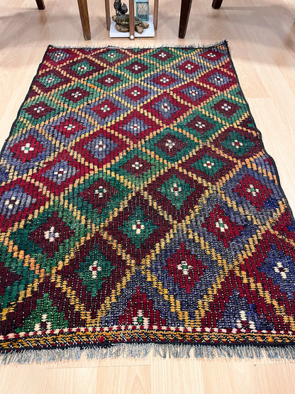 Handwoven Turkish Vintage Kilim (2'8" x 4'3")