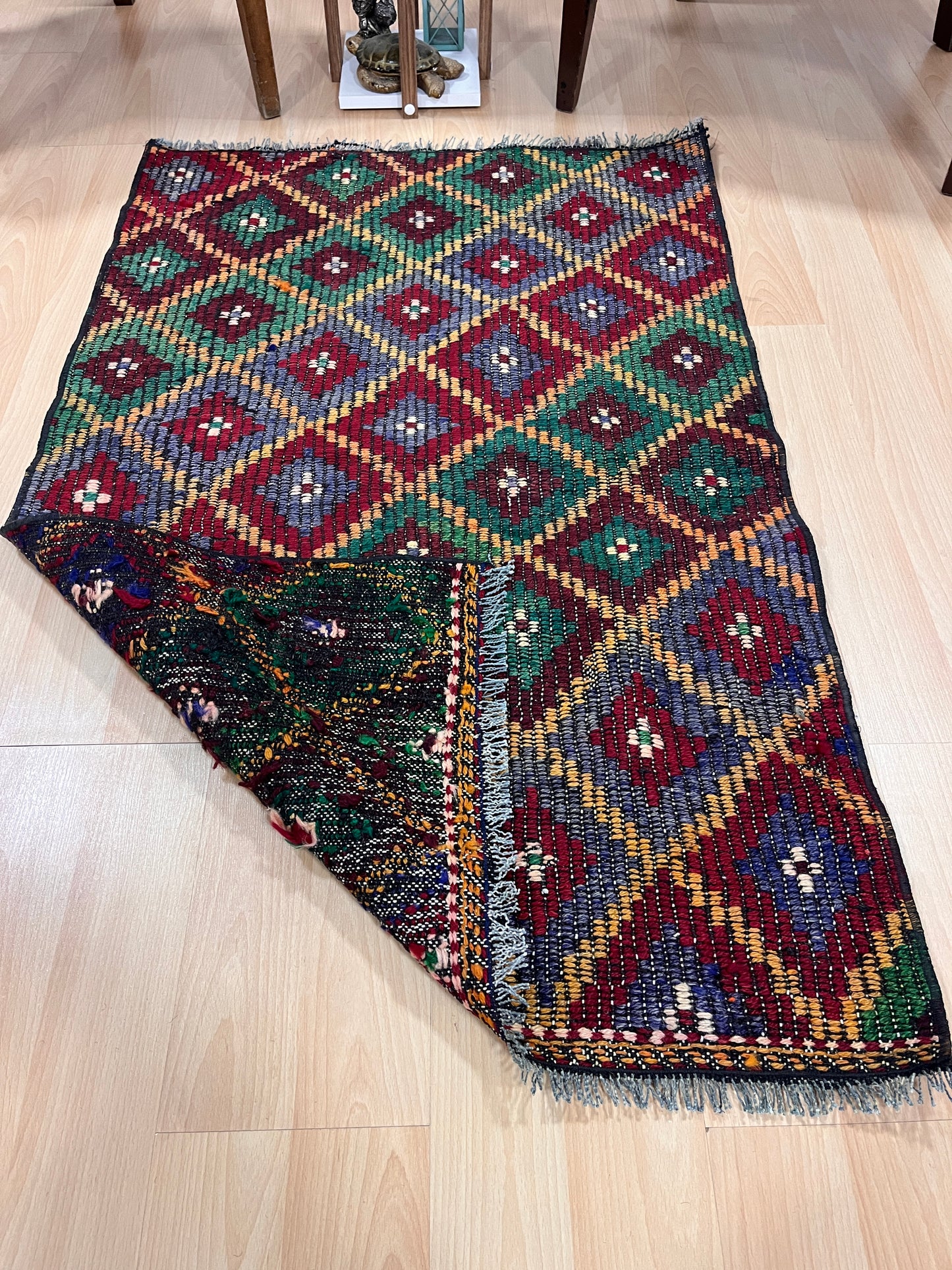 Handwoven Turkish Vintage Kilim (2'8" x 4'3")